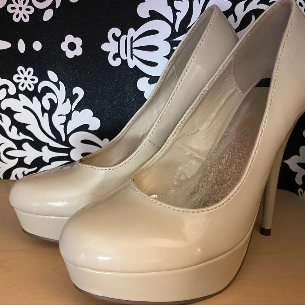 New “Farenheit” cream stiletto pumps size 6 NWT! - Picture 2 of 2